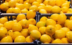 Limoni dentro delle ceste