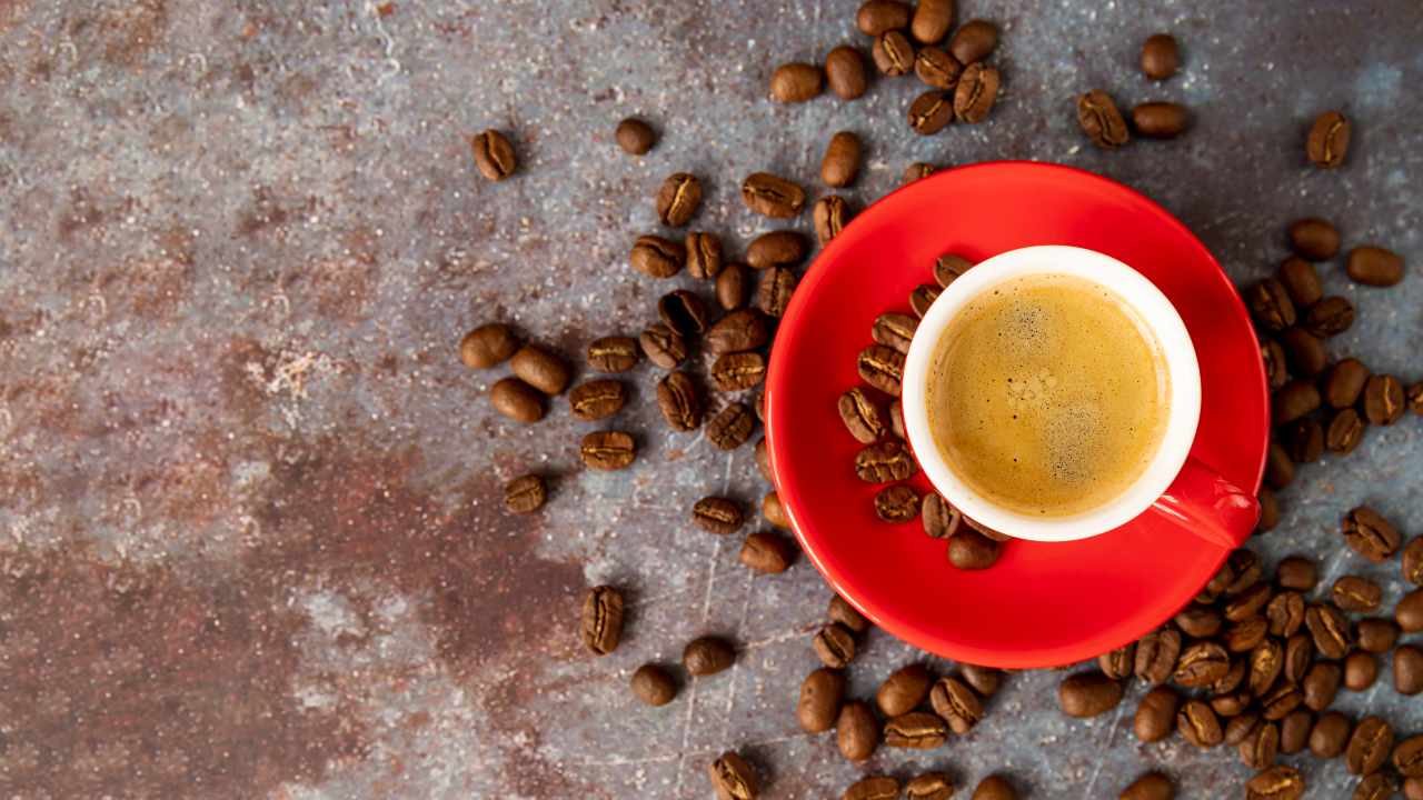 Caffè espresso in tazzina 